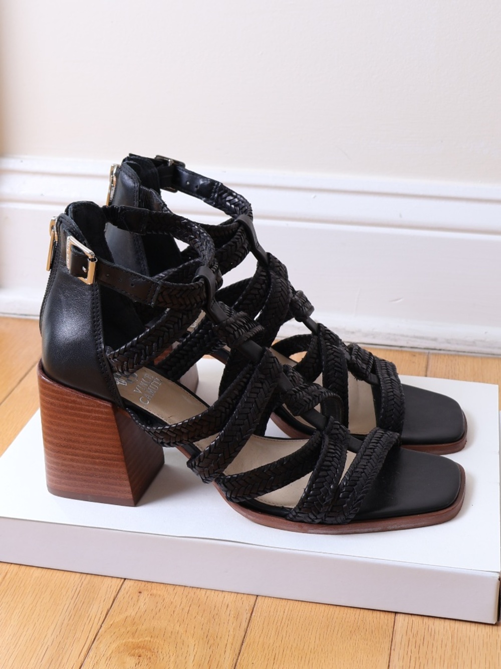 Vince Camuto Nissena Leather Black Strappy Chunky Block Heel Sandals Size 8.5